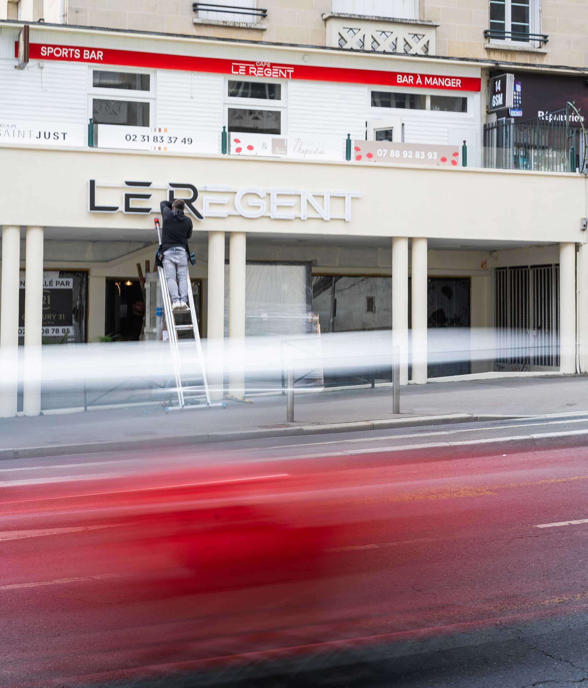 enseigne lumineuse caen café le régent